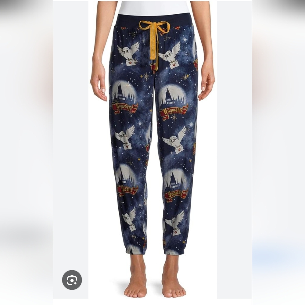Wizarding World Harry Potter Hogwarts and Hedwig PJ Pants. Preowned 16-18